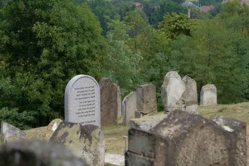 Kerestir cemetery