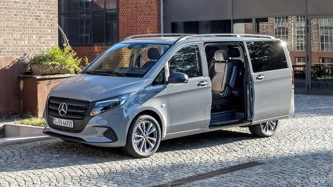 Mercedes Vito interior - group minibus